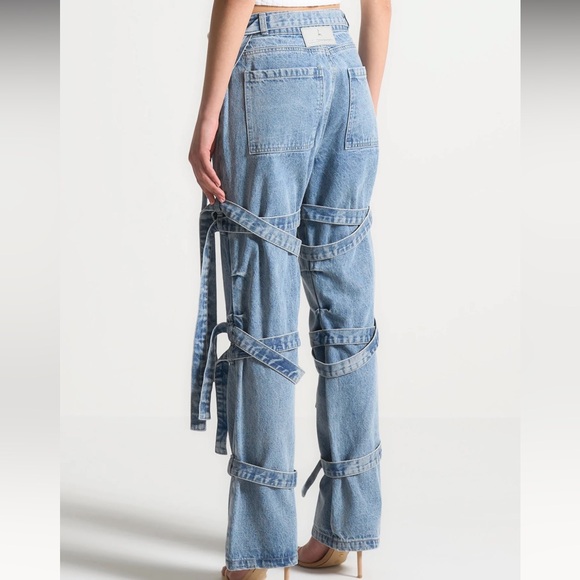 Maniere De Voir Women's Talia in Mid Blue Denim Strap Cargo Jeans Size 8 - Picture 3 of 13